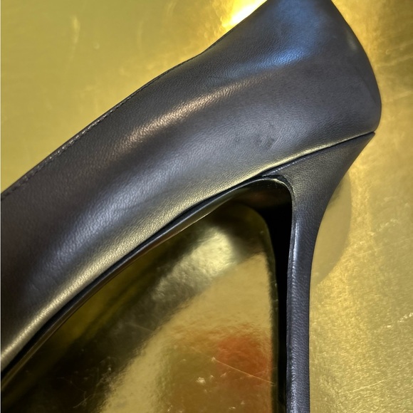 YSL Yves Saint Laurent gray and black patent leather platform high heel pump 37 - Picture 10 of 10